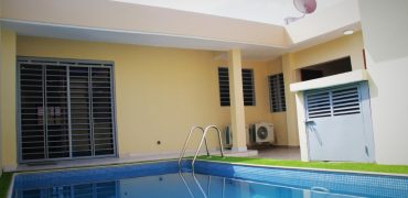 RESIDENCE MEUBLÉE TROIS CHAMBRES SALON AVEC PISCINE PRIVÉE ANGRÉ V.I.P RESIDENCE