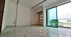 Villa avec piscine sur le toit