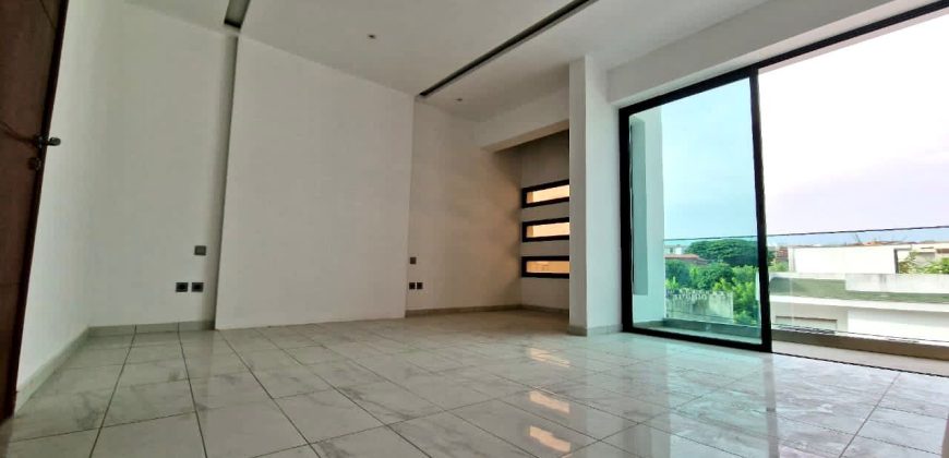 Villa avec piscine sur le toit