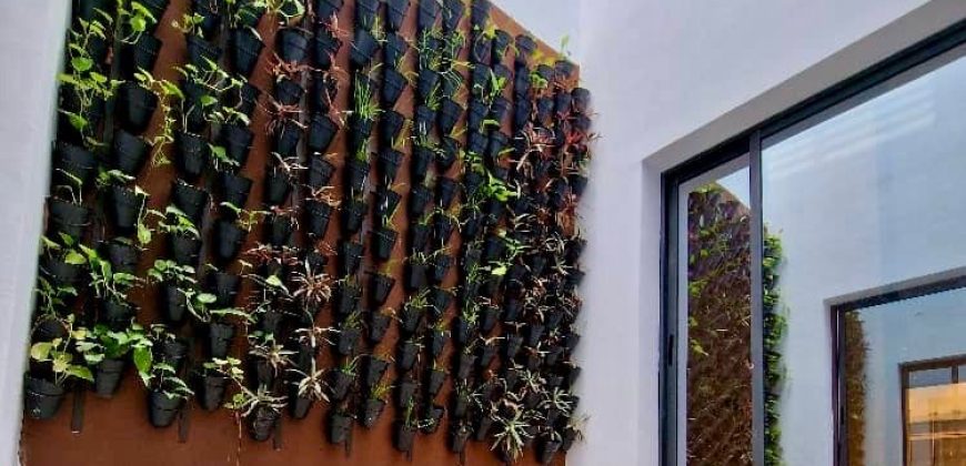 Villa avec piscine sur le toit