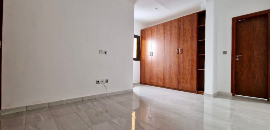 Villa avec piscine sur le toit