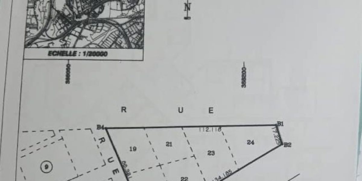 7058 M² de terrain à cocody