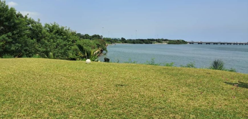 En bordure le lagune au Golf