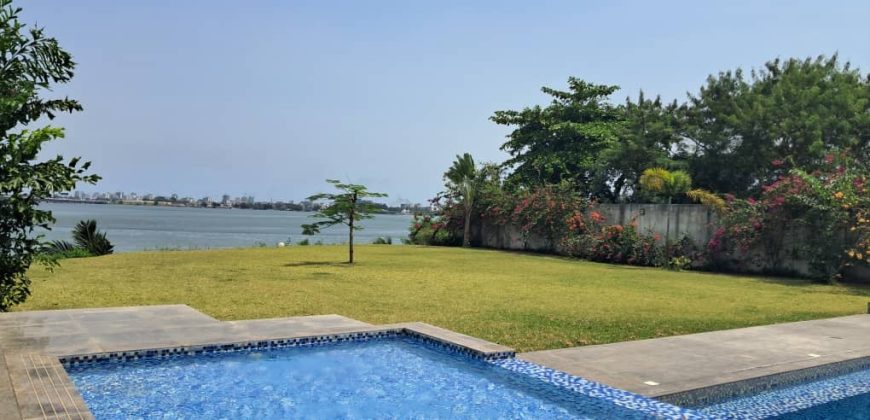 En bordure le lagune au Golf