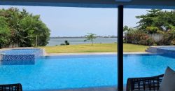 En bordure le lagune au Golf