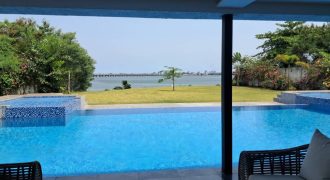 En bordure le lagune au Golf